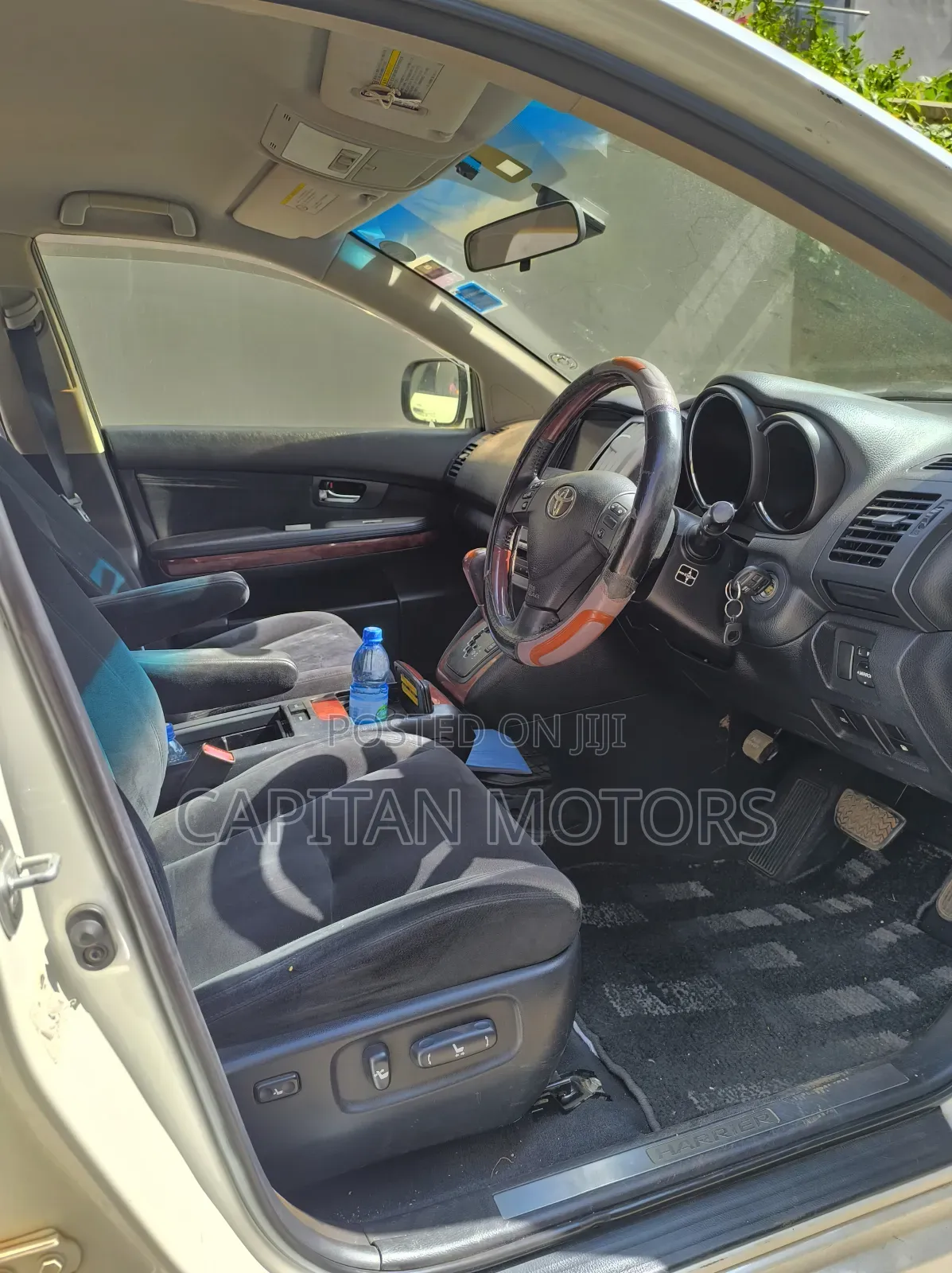 Toyota Harrier 240G 2012 White
