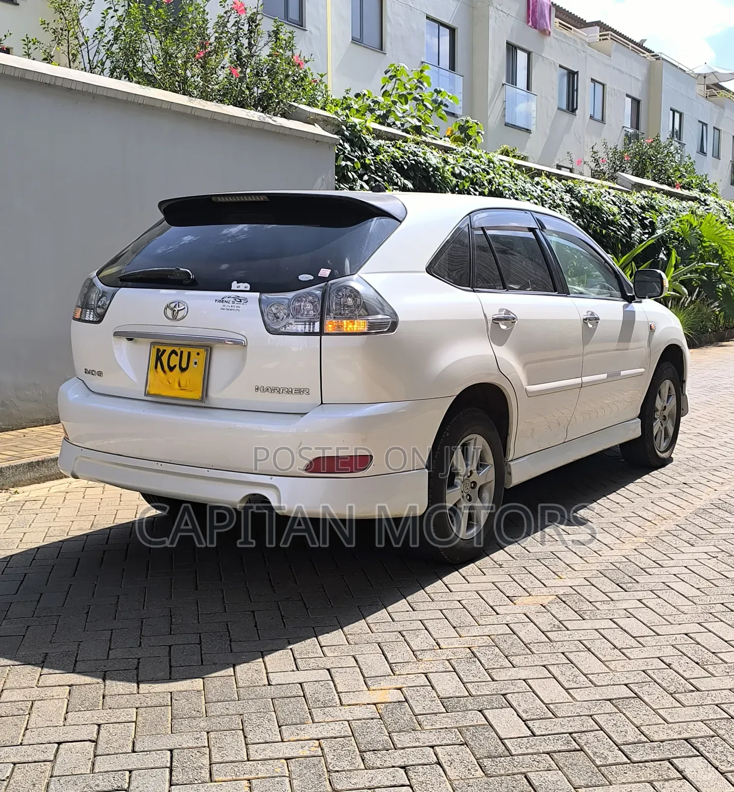 Toyota Harrier 240G 2012 White