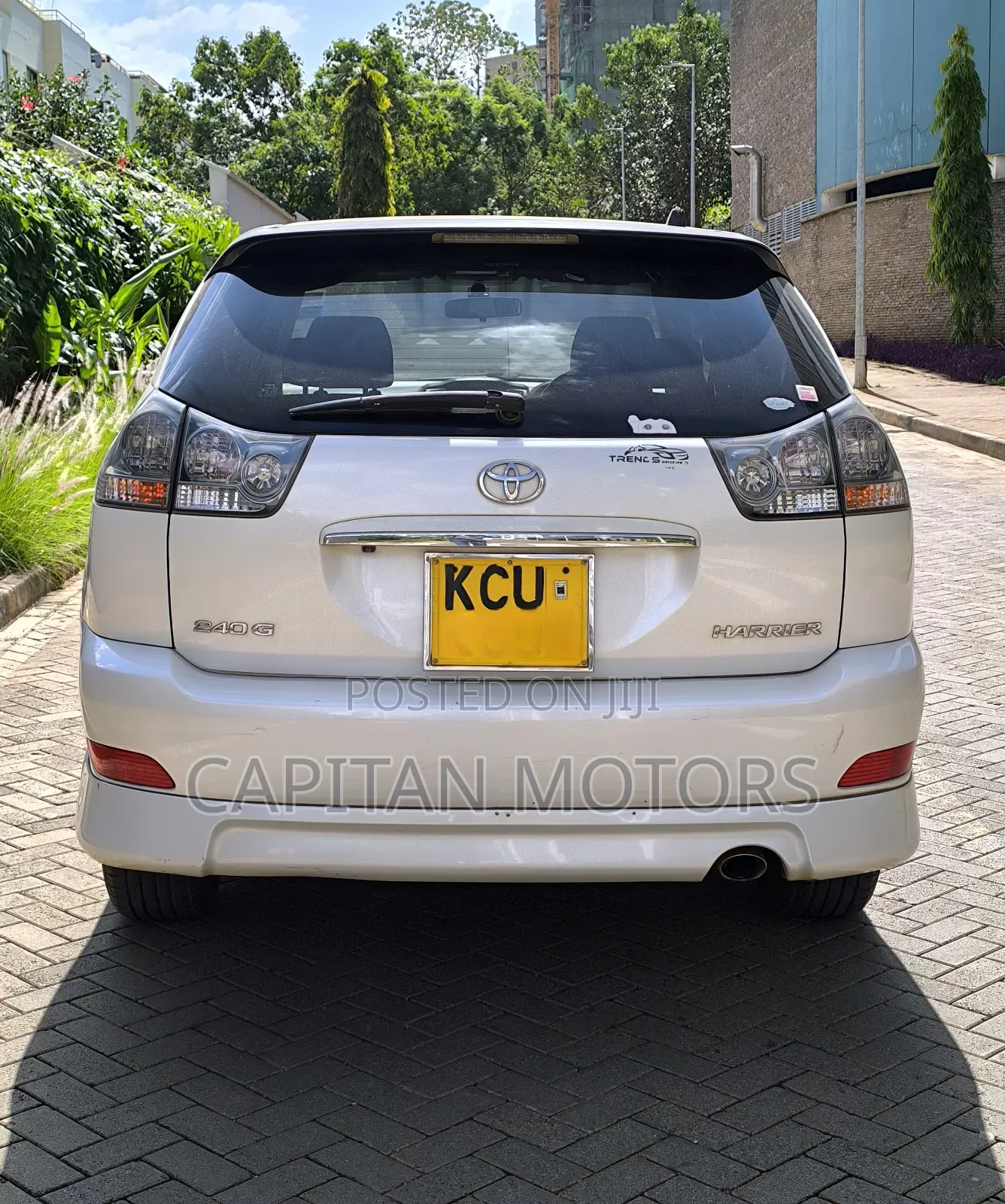 Toyota Harrier 240G 2012 White