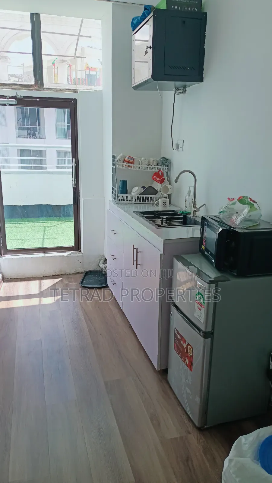 4 People Executive Furnished Office in Parklands ( All Inclusive)
