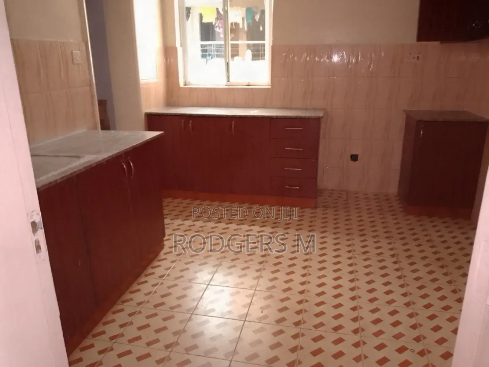 3bdrm Apartment in State House Area for rent