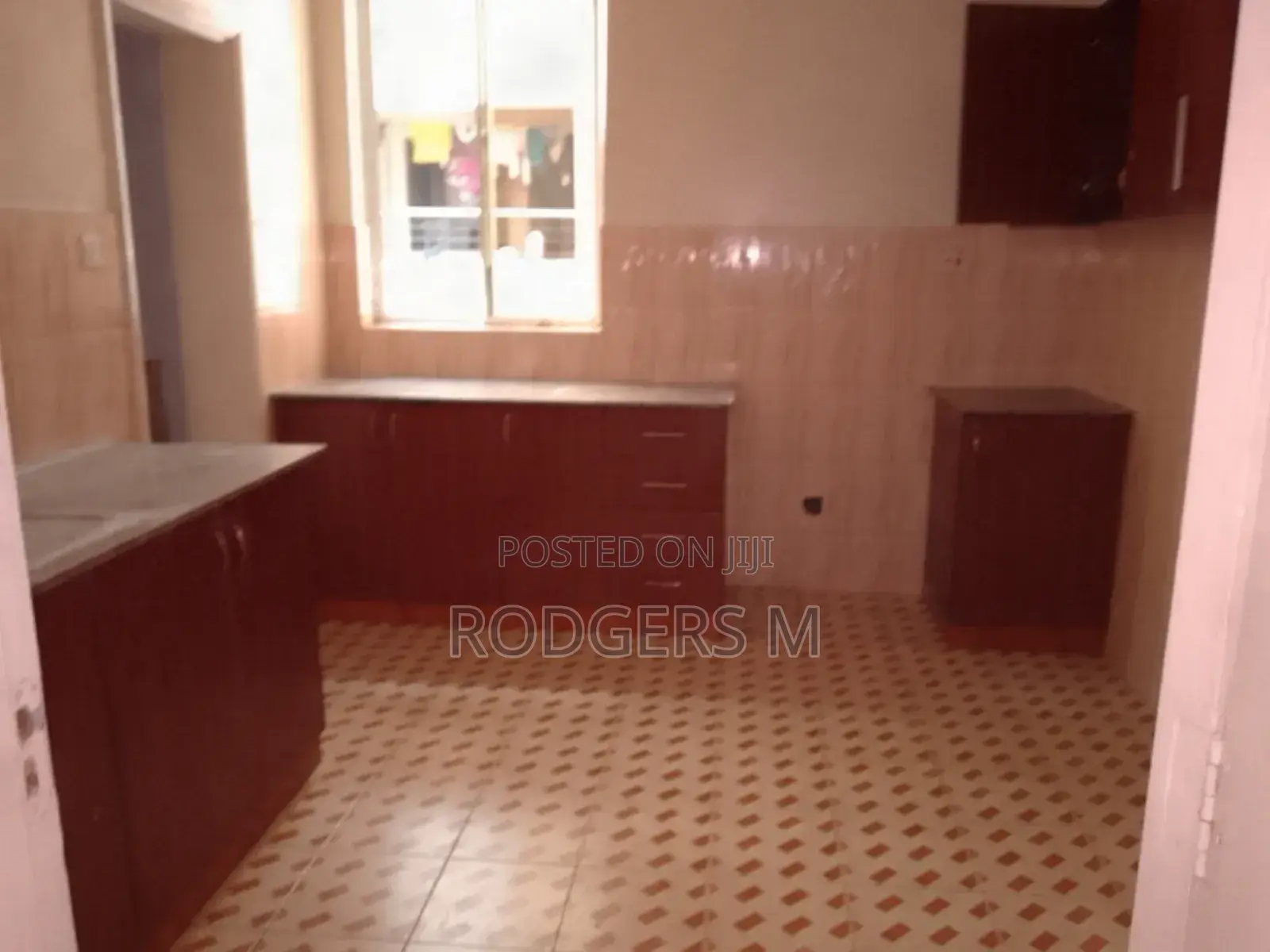3bdrm Apartment in State House Area for rent