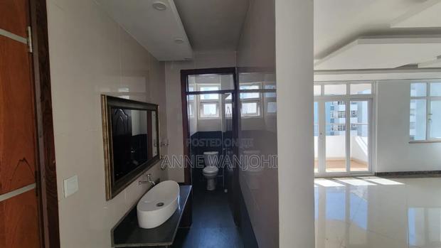 3bdrm Apartment in Lavington, Valley Arcade for sale