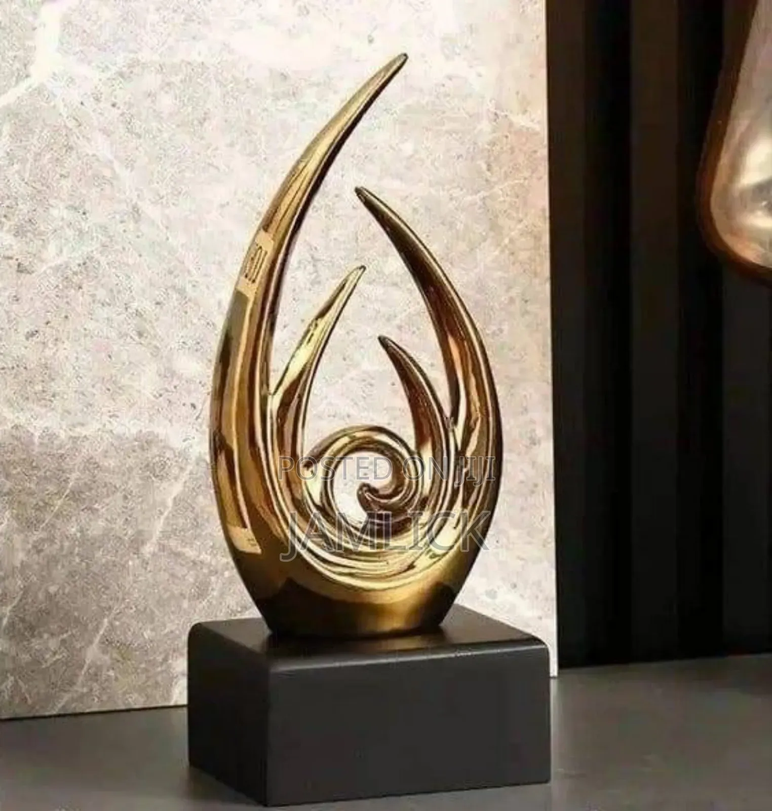 Modern Abstract Art Statue – Stylish Home Decor - Gh
