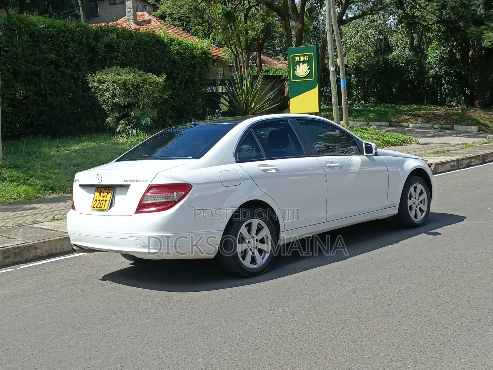 Mercedes-Benz C200 2011 White