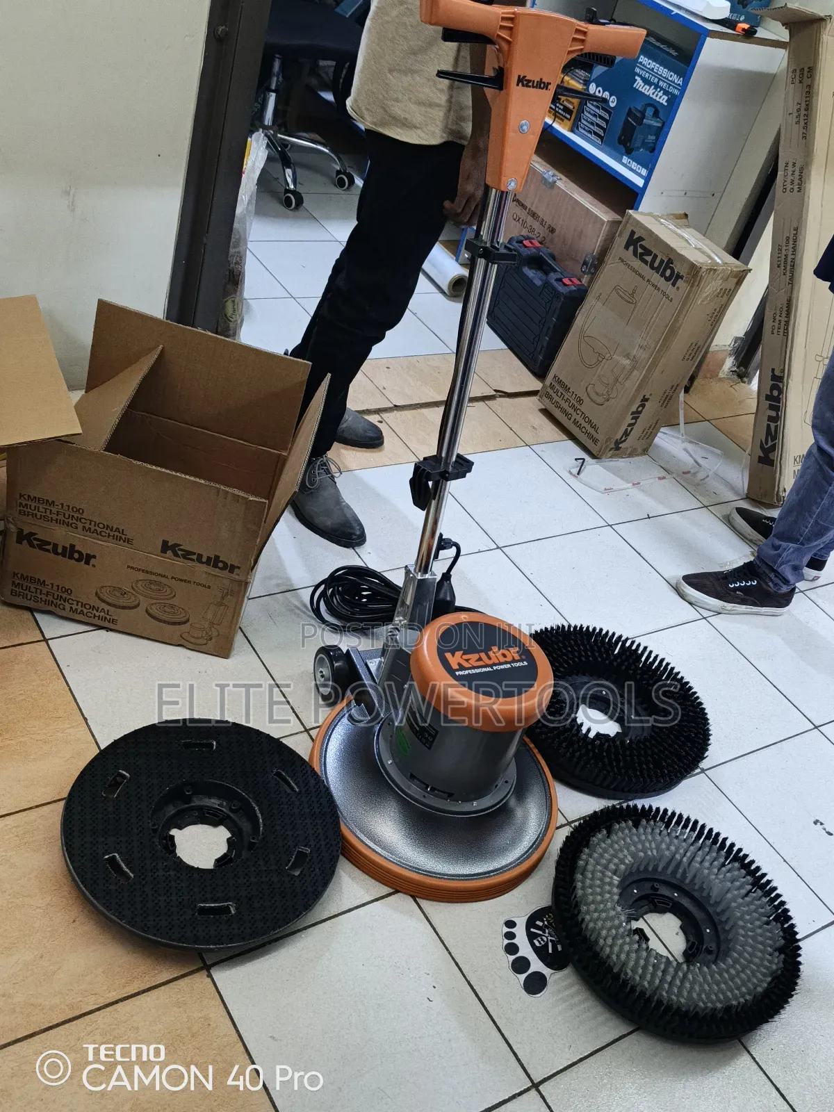 Kzubrr Floor Scrubber Machine/ Scrubbing Machine