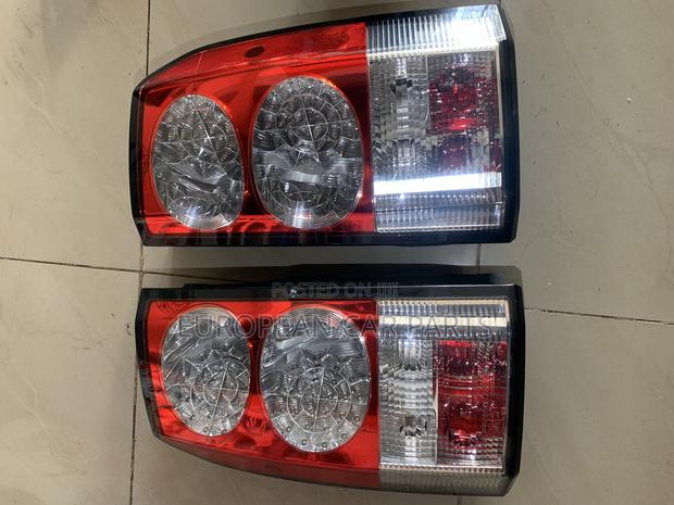 Discovery 4 Tail Lights - main view