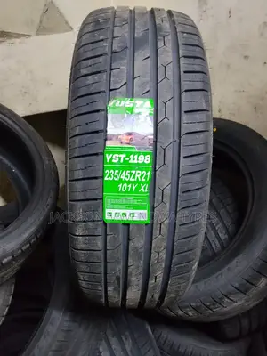 235/45zr21 Yusta Tyre