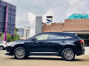 Toyota Harrier 2.0 2019 Black