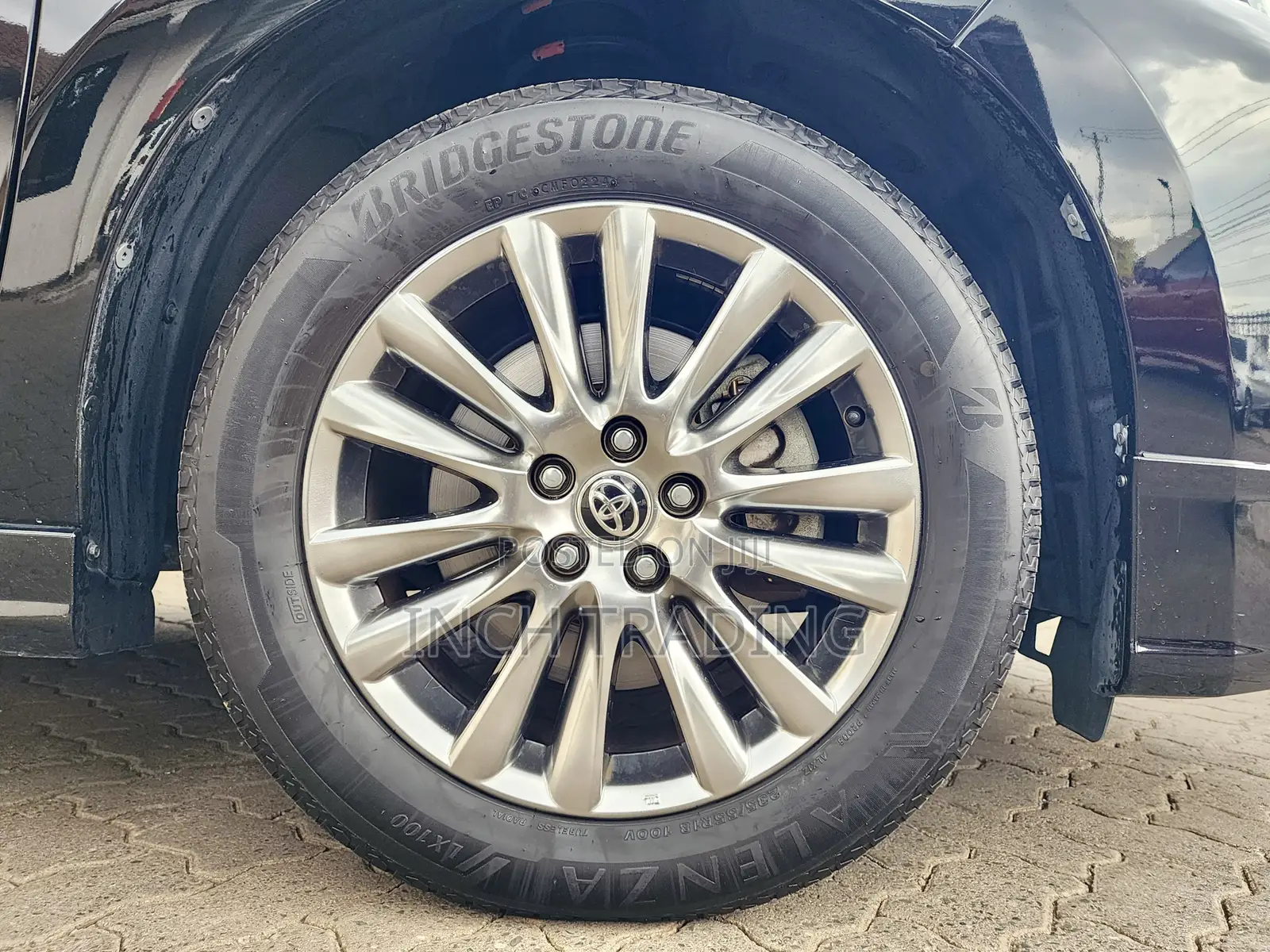 Toyota Harrier 2.0 2019 Black