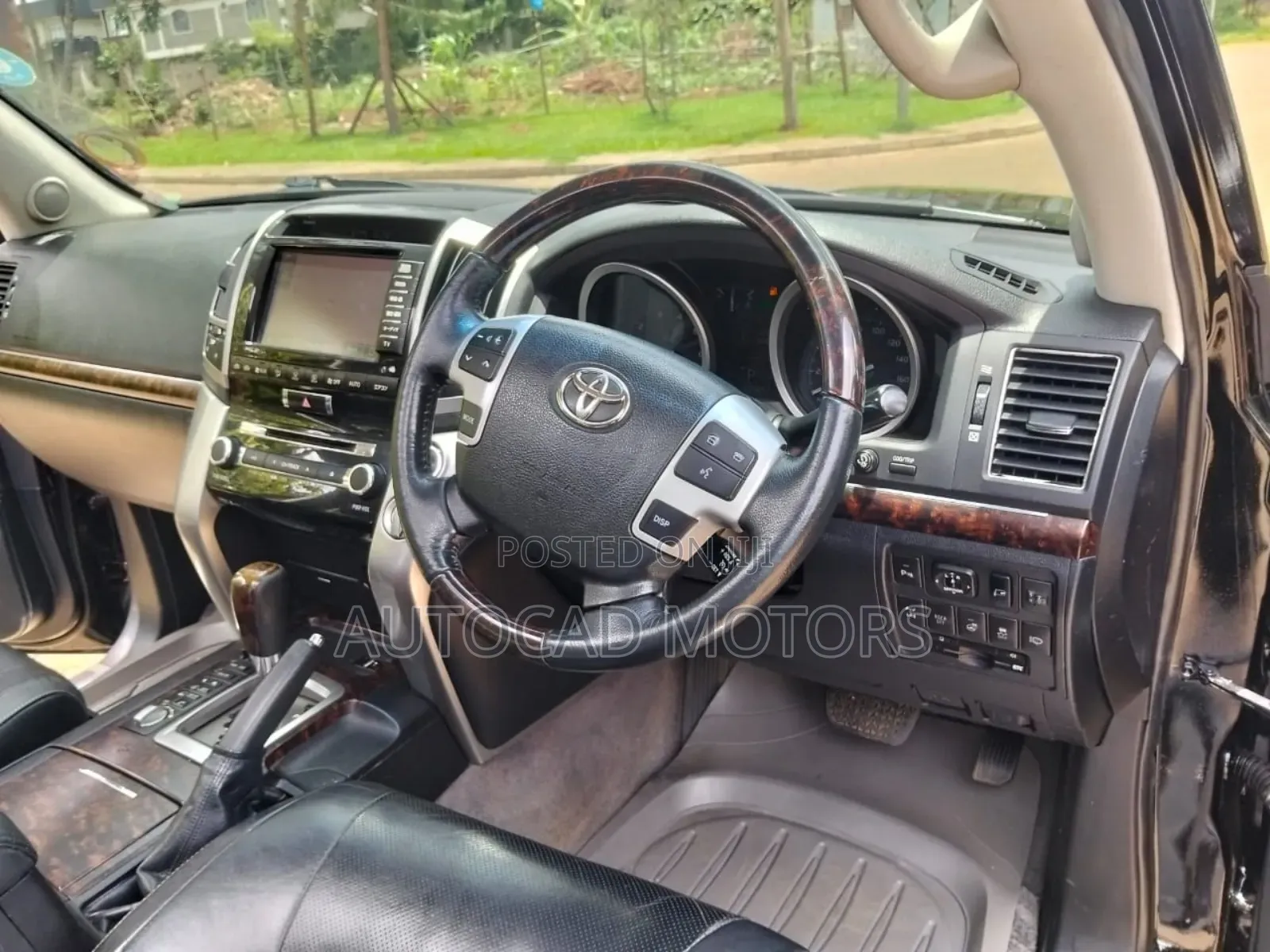 Toyota Land Cruiser 4.6 V8 ZX 2012 Black