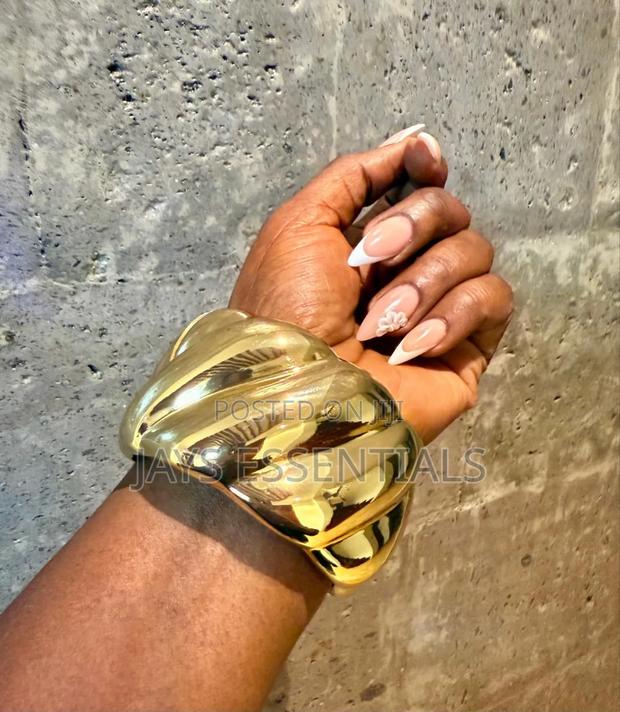 Chunky Bold Bracelets - thumbnail 3