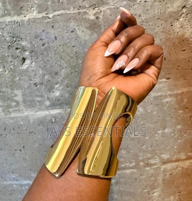 Chunky Bold Bracelets - thumbnail 8