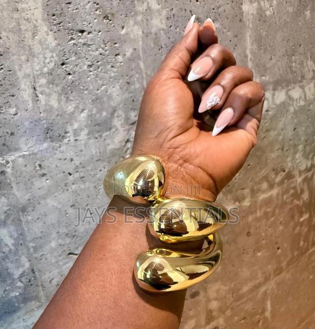 Chunky Bold Bracelets - thumbnail 10
