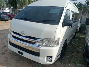 Toyota HiAce 2019 White