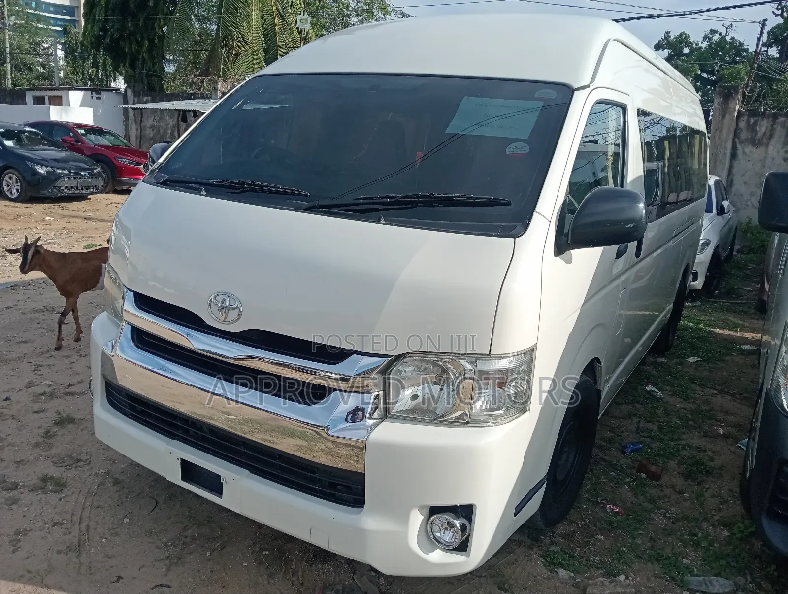 Toyota HiAce 2019 White
