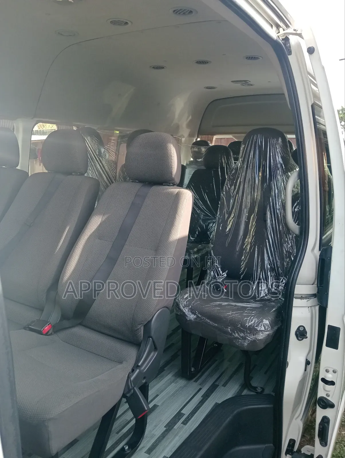 Toyota HiAce 2019 White