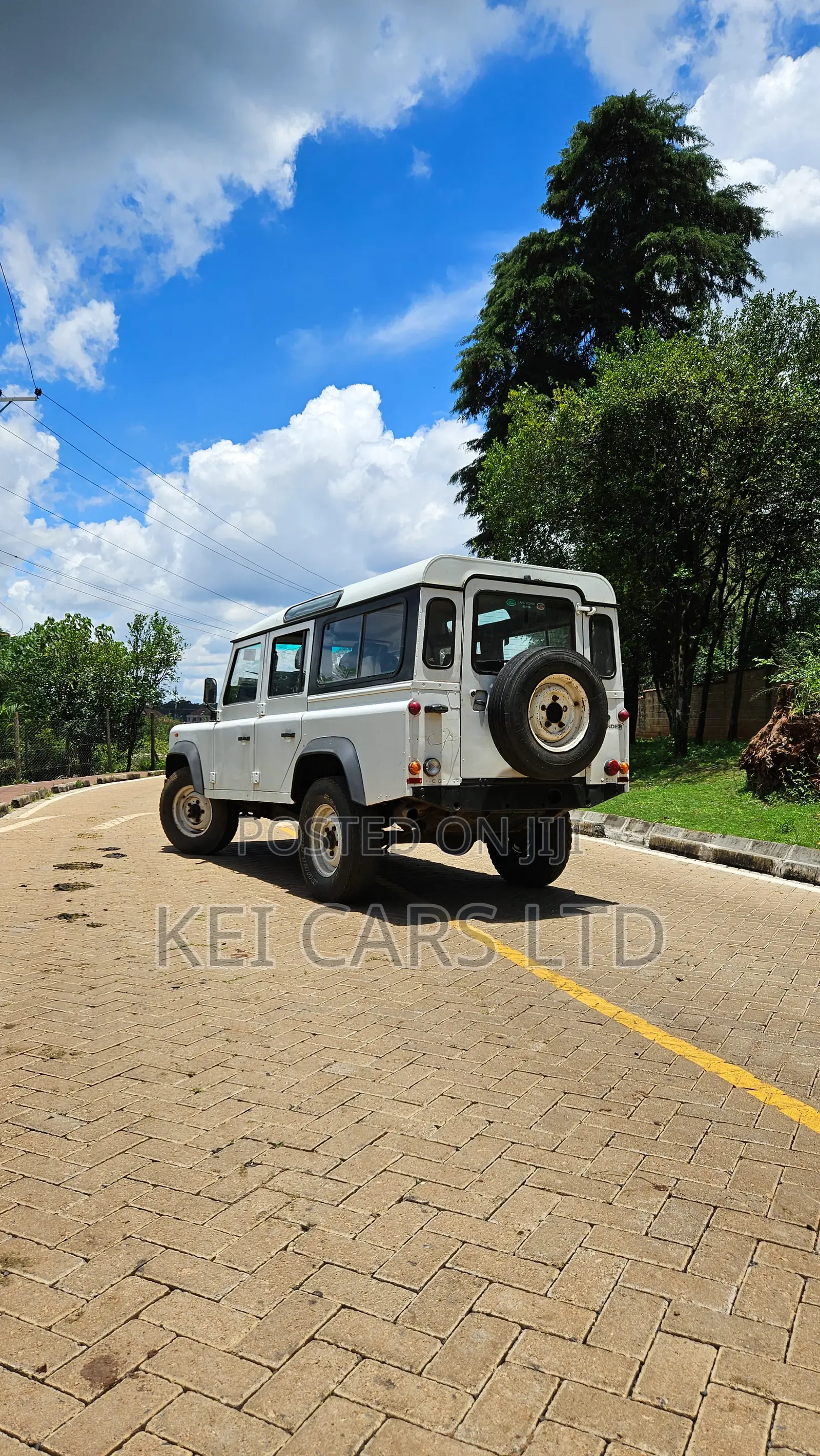 Land Rover Defender Puma 110 2.4 TD 2009 White
