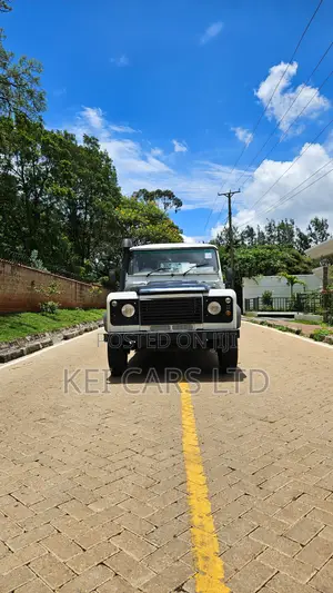 Land Rover Defender Puma 110 2.4 TD 2009 White
