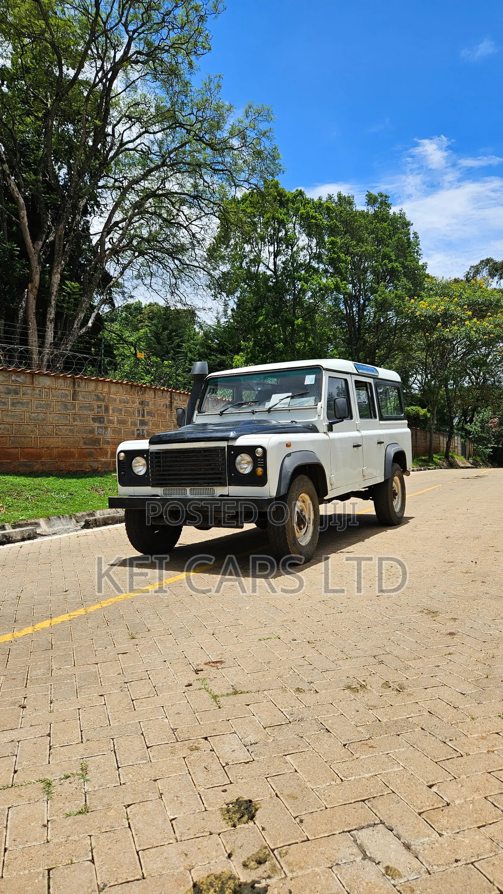 Land Rover Defender Puma 110 2.4 TD 2009 White