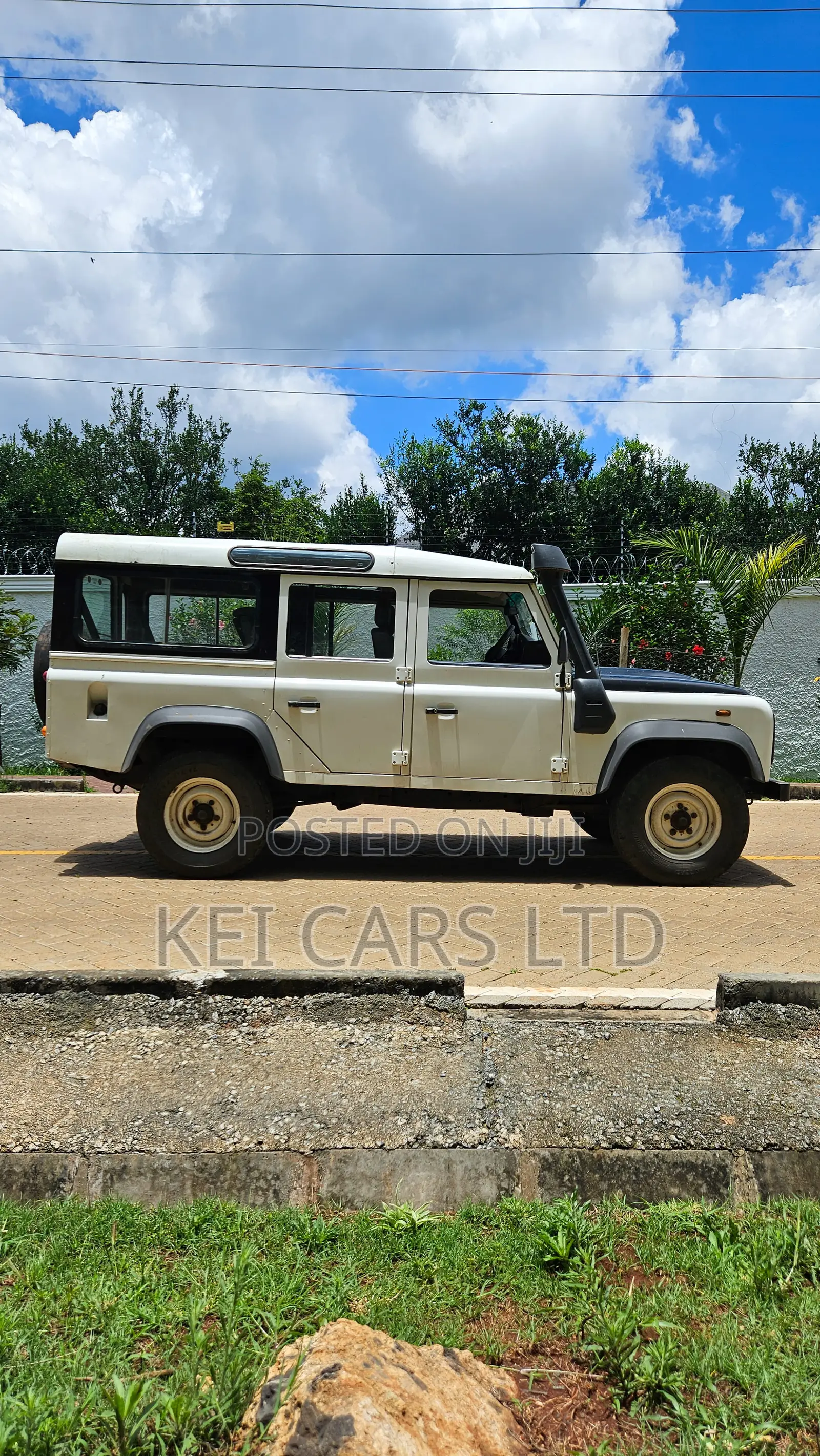 Land Rover Defender Puma 110 2.4 TD 2009 White