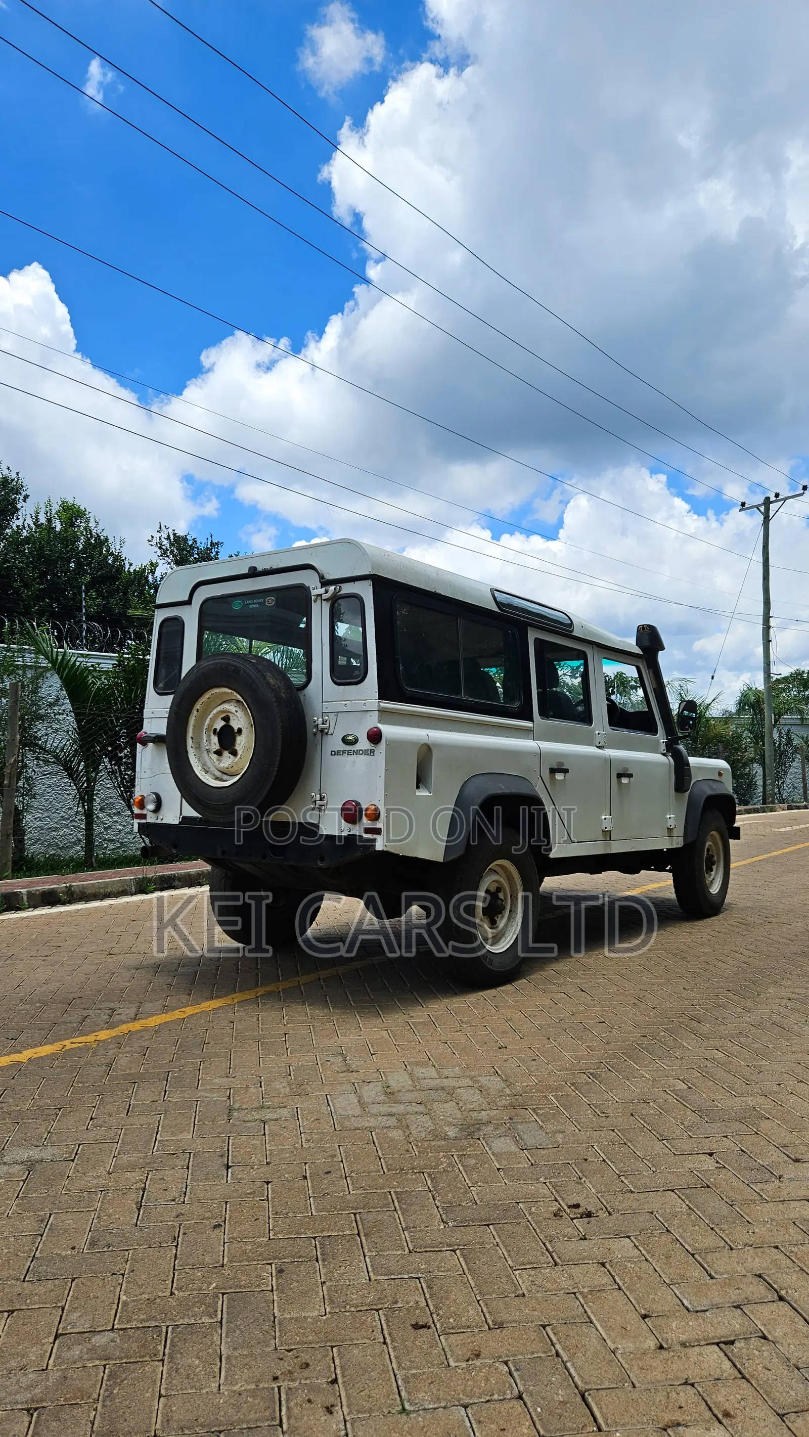 Land Rover Defender Puma 110 2.4 TD 2009 White