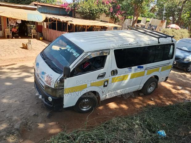 Toyota Grand HiAce 2007 White