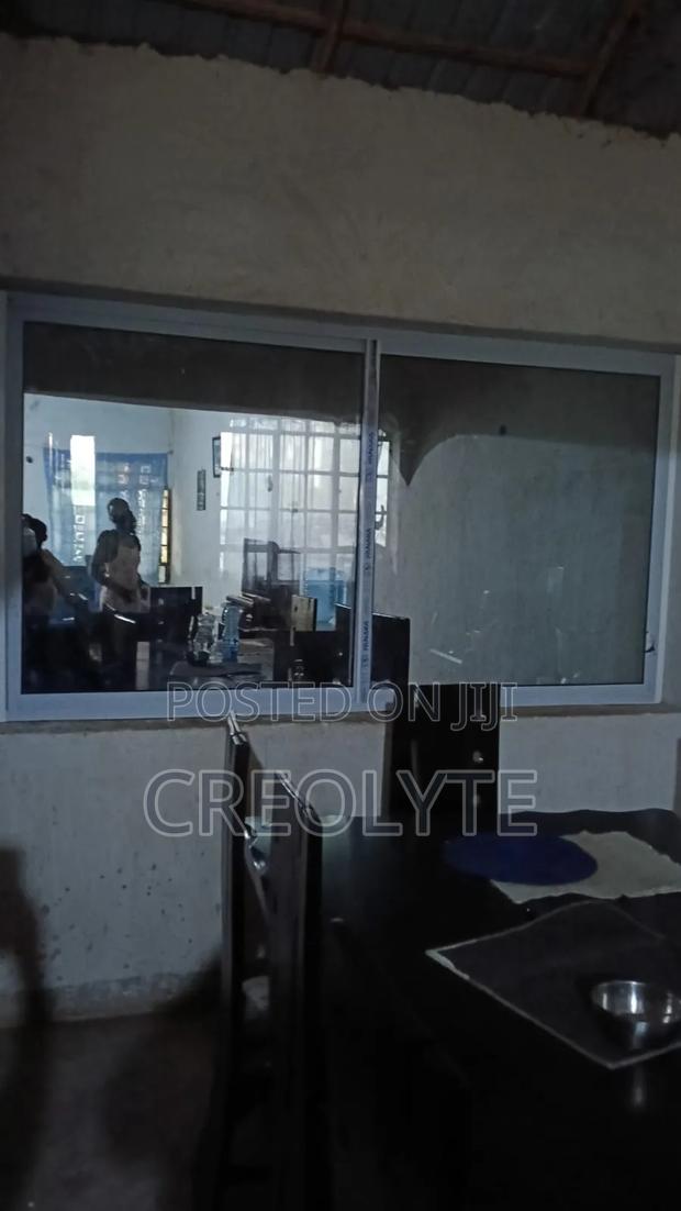 Projecting Aluminium Windows - thumbnail 3