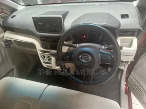 Toyota Roomy 2018 Red