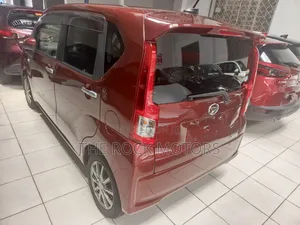 Toyota Roomy 2018 Red