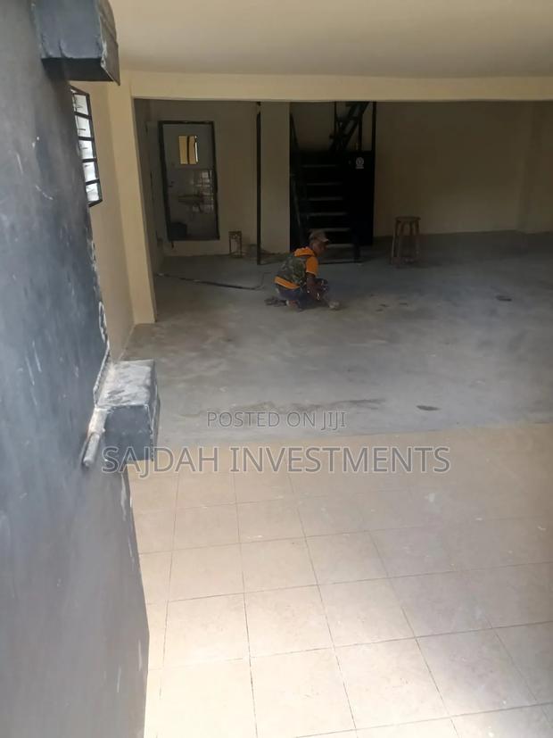 Warehouse to Let - thumbnail 4