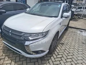 Mitsubishi Outlander 2018 White