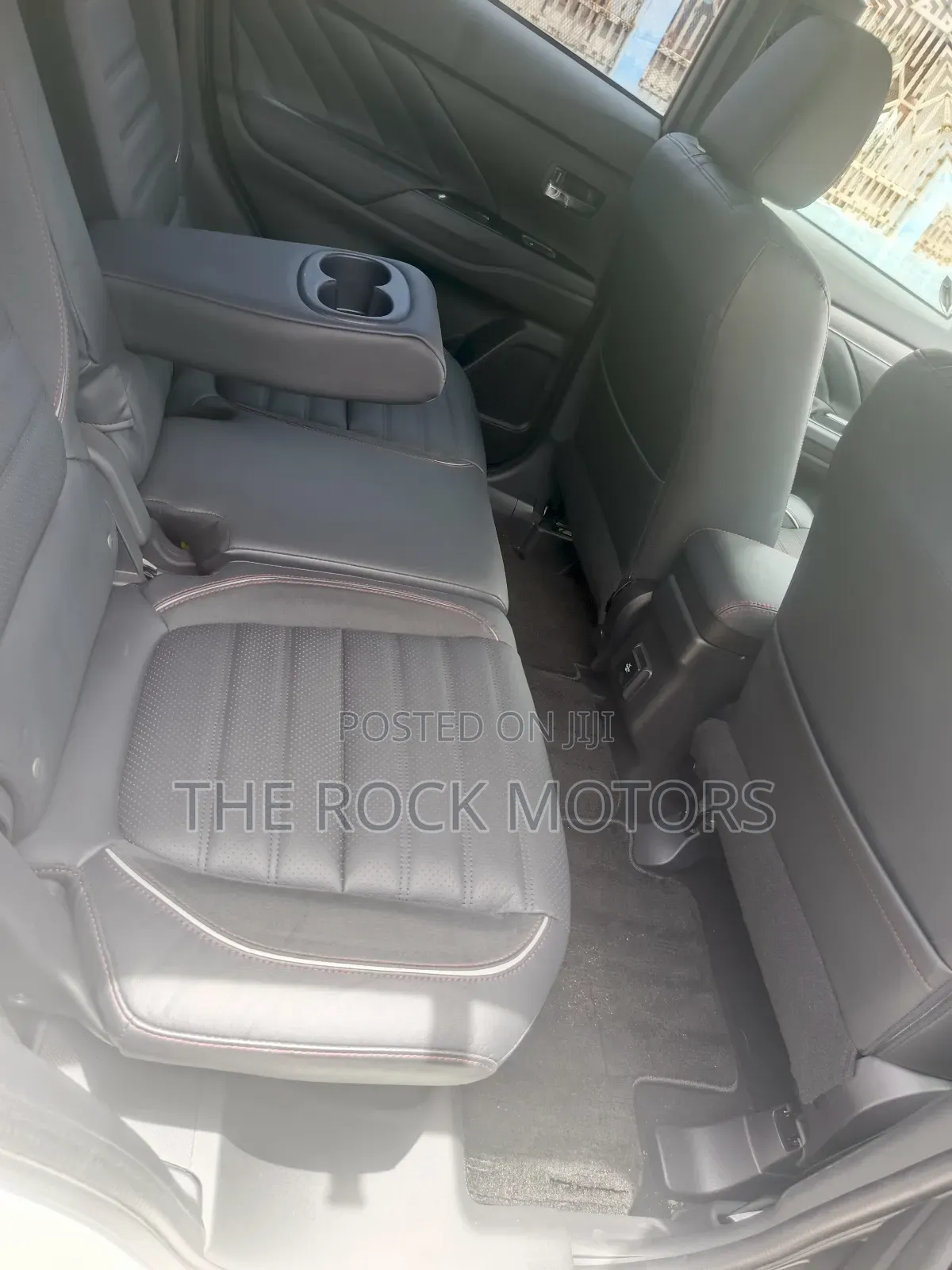 Mitsubishi Outlander 2018 White