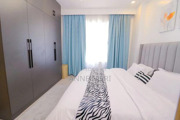 Cozy 2bdrm With a Pool in Kilimani at 9500 Per Day - thumbnail 2
