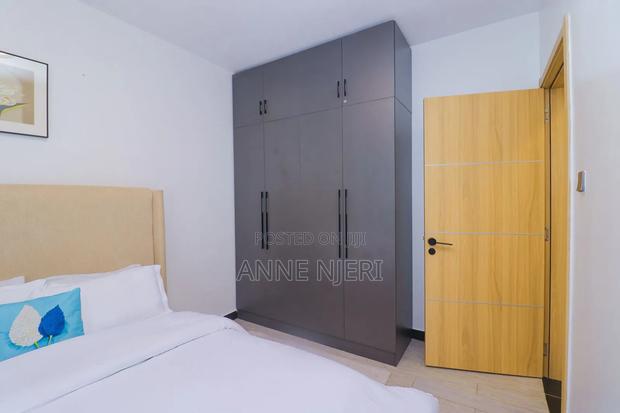 Cozy 2bdrm With a Pool in Kilimani at 9500 Per Day - thumbnail 4