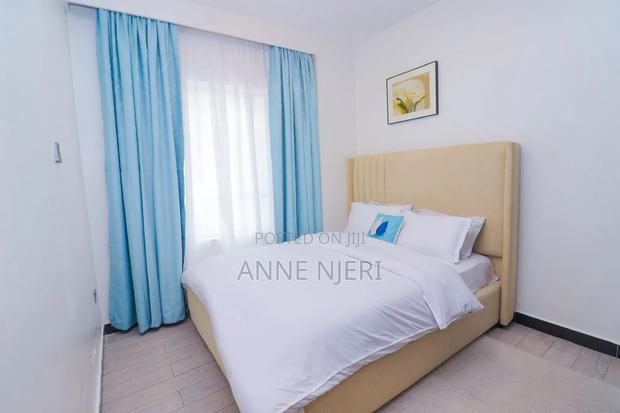 Cozy 2bdrm With a Pool in Kilimani at 9500 Per Day - thumbnail 9