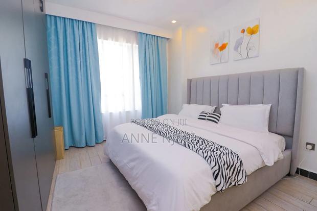 Cozy 2bdrm With a Pool in Kilimani at 9500 Per Day - thumbnail 13