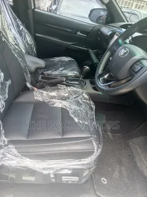 Toyota Hilux 2020 White