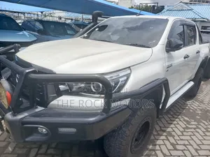 Toyota Hilux 2020 White