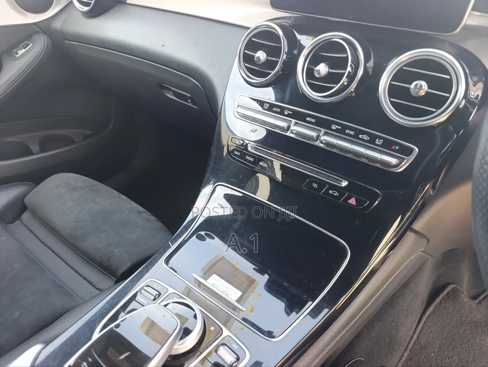 Mercedes-Benz GLC-Class 2019 Blue