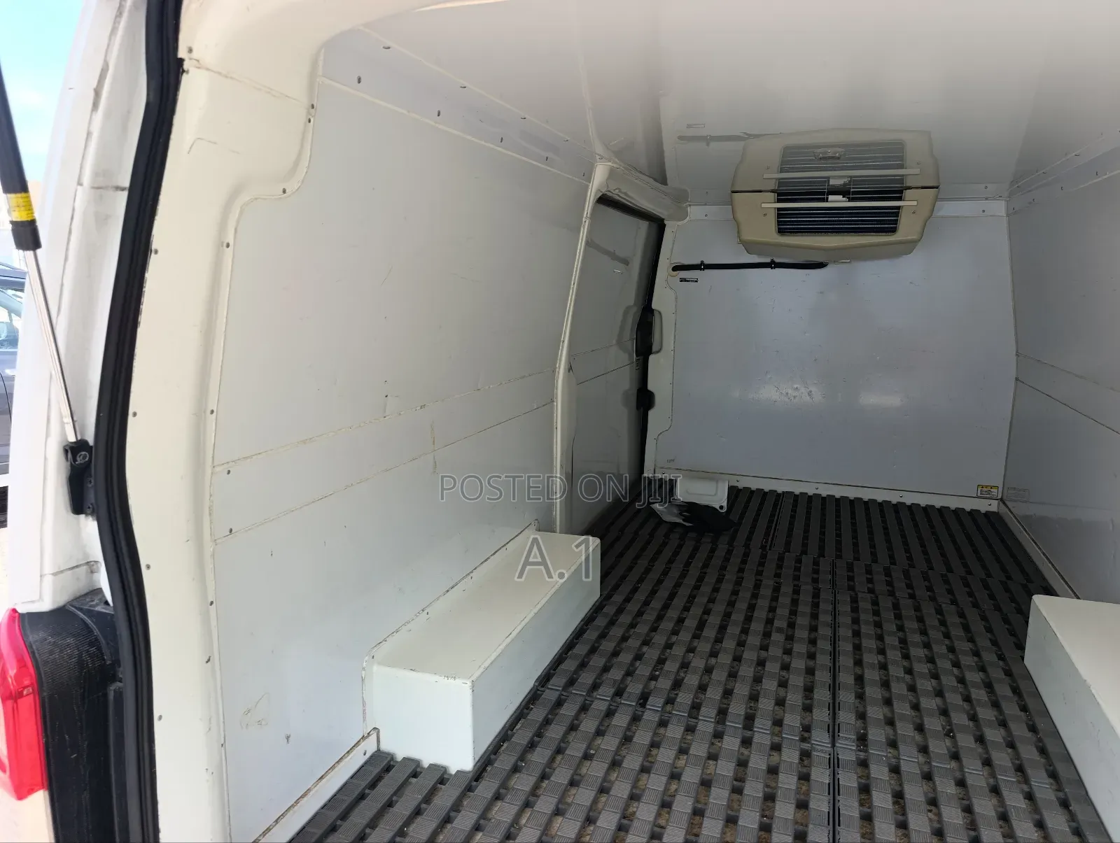 Nissan Caravan (Urvan) 2019 White