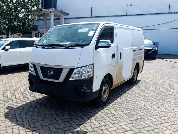 Nissan Caravan (Urvan) 2019 White