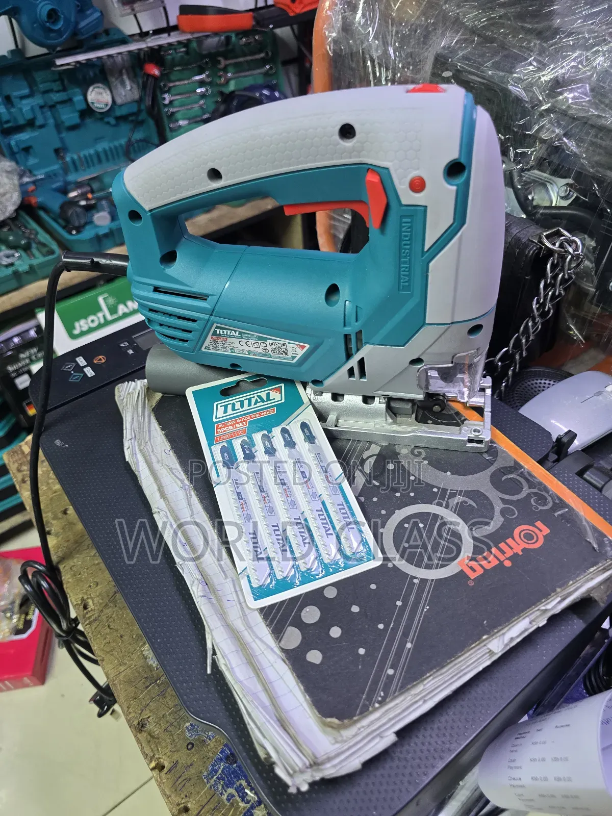 Total 800w Heavy Duty Jigsaw With Blades