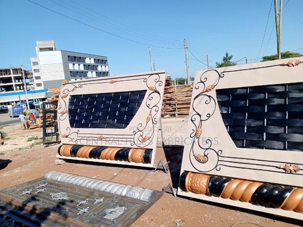 Modern Swing Gate - thumbnail 3