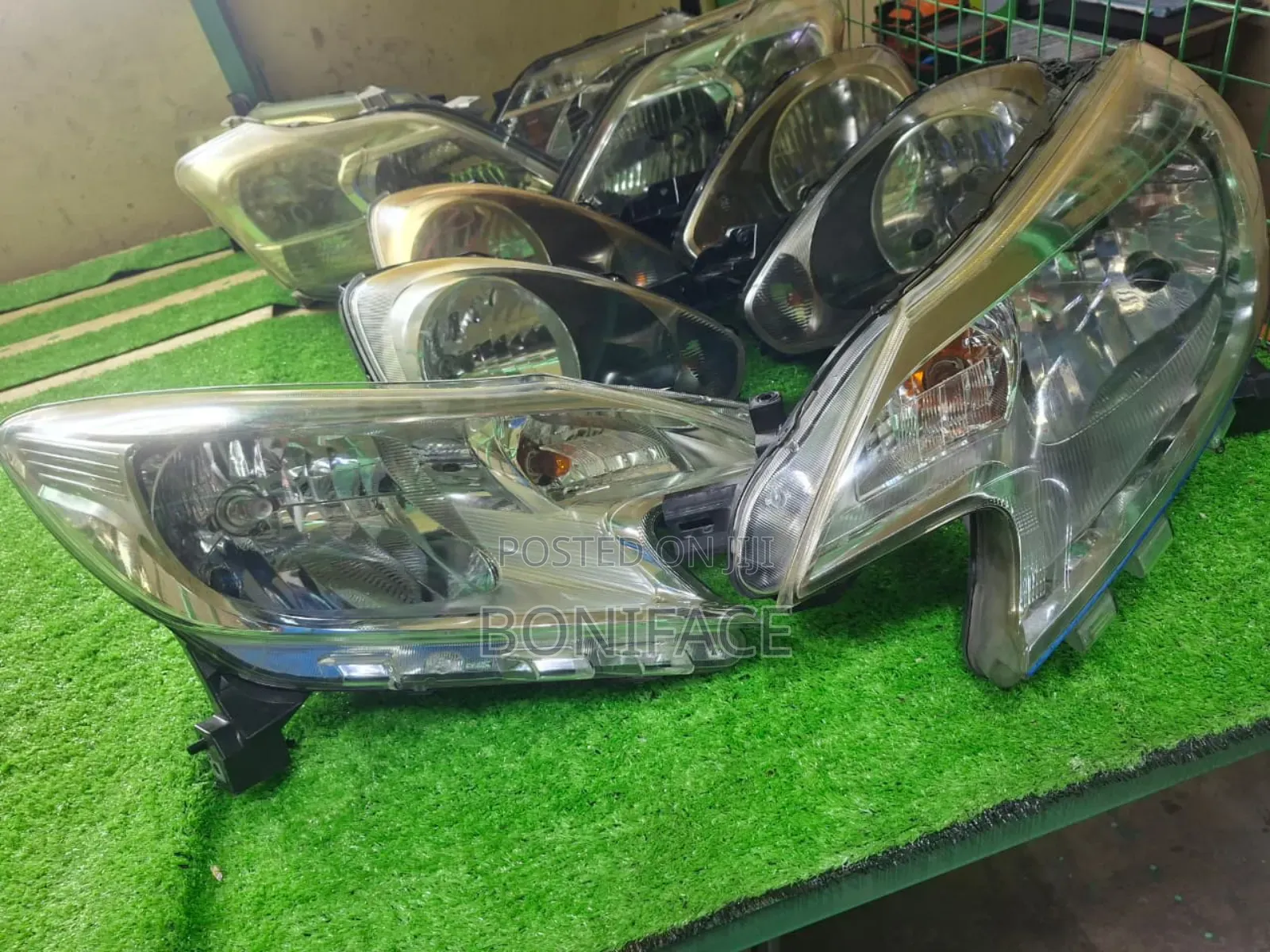 Nissan Note 2012 Front Headlights