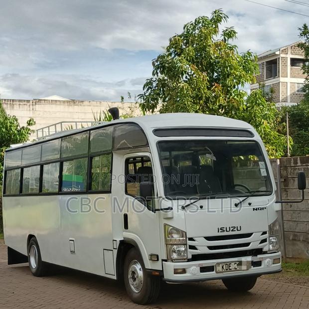 Isuzu NQR 2021 - thumbnail 3