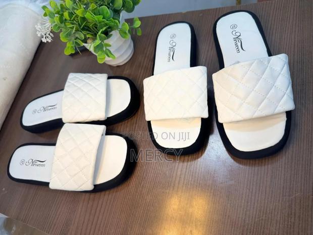 Open Shoes A - thumbnail 3