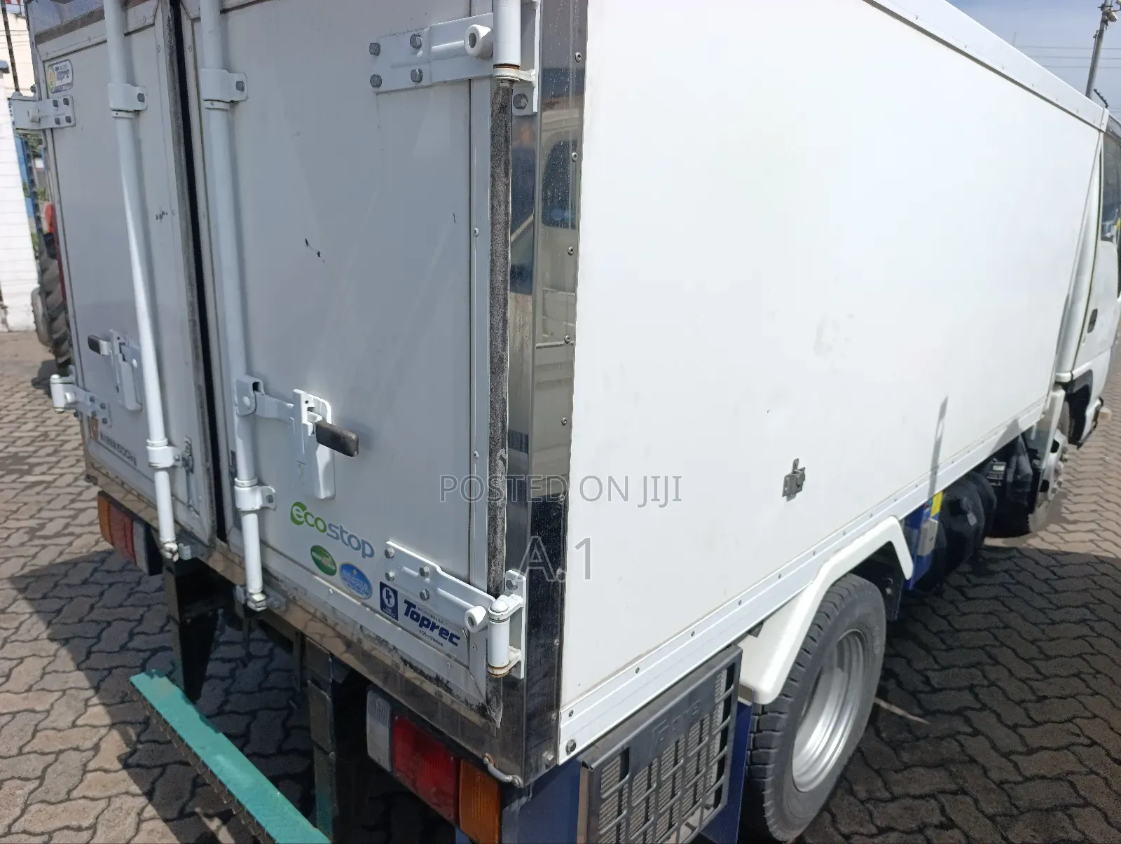 Isuzu Elf Refrigerator Truck