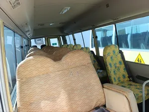 Mitsubishi Fuso Rosa 2019 Yellow