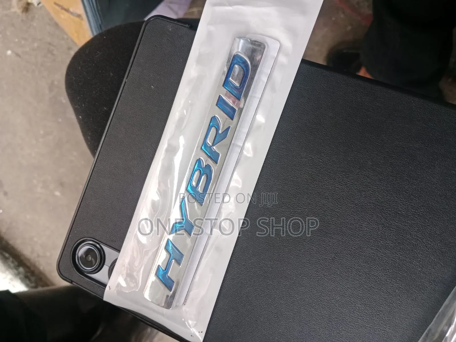 Hybrid Boot Badge